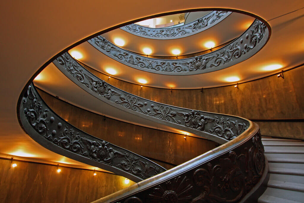 conception d'escalier complexe : le cas de l'escalier de Bramente au musée